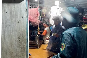 Lâm Đồng: Lũ về trong đêm, hàng chục căn nhà ngập 1,5 m đến 2,5 m