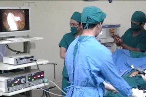 Mẹ chần chừ nhập viện, bé 5 tuổi xém tử vong