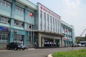 Có hơn 6.000 bệnh nhân khám bệnh tại phòng khám vệ tinh