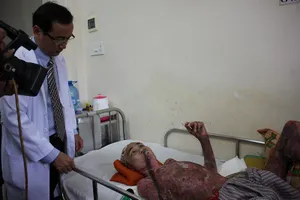 Cứu sống chàng trai bị bỏng cực nặng gia đình đã xin về nhà chờ chết