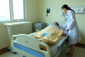 Dầm mưa, nguy cơ mắc bệnh tăng cao