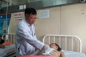 Mâu thuẫn tình cảm, 1 thanh niên bị đâm thủng tim