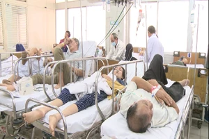 Thoát nhanh ra cửa thông gió vì sợ xe phát nổ