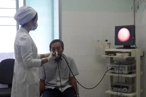 Phẫu thuật ung thư thanh quản bằng phương pháp mới