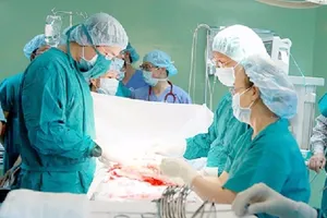 Cứu sống sản phụ bị nhau cài răng lược phức tạp