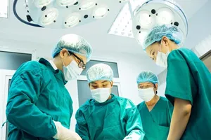 Vỡ tá tràng vì bị cọc nhồi bê tông ép vào bụng