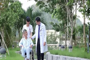 'Già rồi, bệnh thì bỏ cho chết chữa làm gì!'