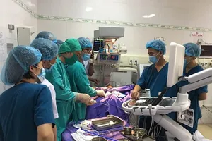 Cứu sống bé sơ sinh nguy cơ tử vong 99%