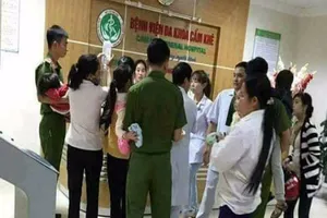 Hơn 100 trẻ mầm non nhập viện sau bữa ăn chiều