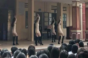 Hiệu trưởng nói về màn nhảy sexy trong trường học