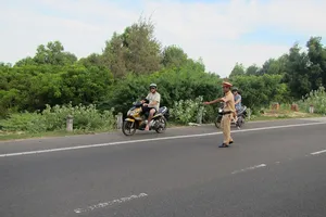 Tài xế taxi gây tai nạn cho HLV nước ngoài rồi bỏ chạy