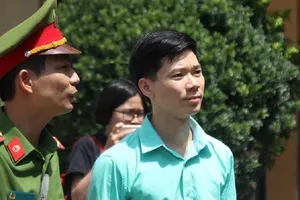 Siết chặt an ninh tại phiên xử bác sĩ Hoàng Công Lương