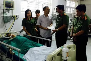 Cảnh sát bị tấn công khi khám nhà nghi can buôn ma túy