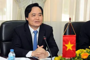 Bộ trưởng Phùng Xuân Nhạ nhận trách nhiệm trước dân vụ thi cử