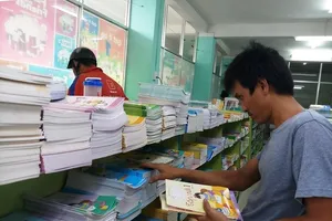 Bộ trưởng Nhạ yêu cầu giáo viên, học sinh không viết vào SGK