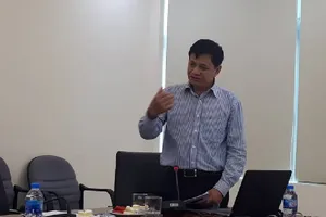 Trẻ uống nhiều sữa cũng không thể hết lùn?