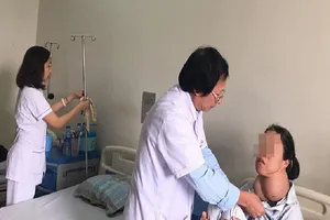 'Hô biến' khối u khủng đeo bám người phụ nữ suốt 20 năm