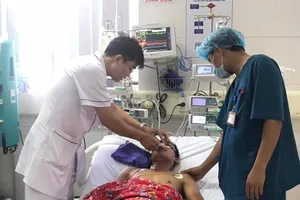 Cứu sống bệnh nhân bị điện giật ngưng tim, ngưng thở