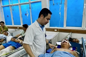 Tử vong do uống rượu rồi tự đâm vào ô tô đậu ven đường