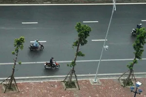 Hà Nội bất ngờ mát mẻ trước giờ sĩ tử làm thủ tục thi THPT