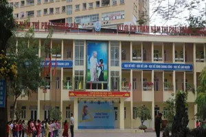 17 phụ huynh tố cô giáo giật tóc, đạp vào bụng học sinh lớp 2