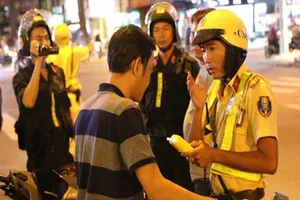 Uống rượu, bia sau bao lâu mới được chạy xe?