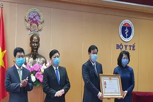BV Bệnh nhiệt đới Trung ương nhận huân chương Lao động hạng Ba