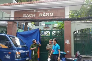 Bộ trưởng Bộ GD&ĐT gửi lời chia buồn vụ HS bị cây đè tử vong