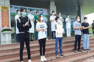 Bệnh nhân COVID-19 nặng nhất miền Bắc xuất viện