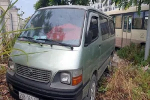 Hà Nội: Học sinh lớp 4 bị bỏ quên trên xe đưa đón