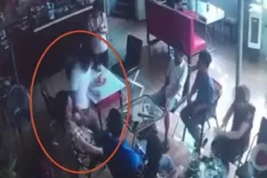 1 thanh niên bị đâm chết trong quán cà phê 
