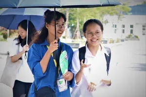 Đề thi Toán lớp 10 Hà Nội: Đề vừa sức, không quá khó