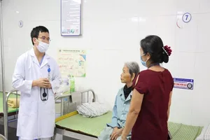 30 phút cứu cụ bà lớn tuổi nhất Việt Nam bị nhồi máu cơ tim