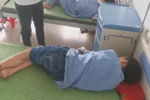 Tạm giữ hình sự chủ quán bánh xèo hành hạ dã man nhân viên 