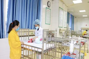 Bé 2 tháng ngưng thở, tím tái do gia đình rửa mũi sai cách