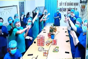 Giao thừa đặc biệt của Bộ trưởng và những 'chiến sĩ áo trắng'