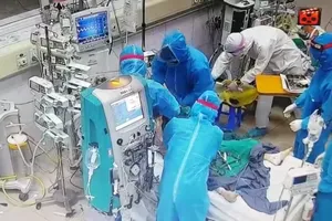 Hà Nội thêm 10 ca nhiễm, 3 người là F1 cựu giám đốc Hacinco