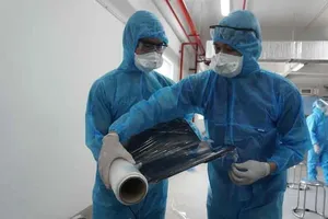 Phát hiện thêm 300 ca dương tính COVID-19, Bộ Y tế họp khẩn