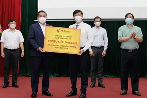 Bộ Y tế nhận hơn 125 tỷ đồng cho quỹ mua vaccine COVID-19