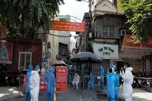 Bước sang ngày giãn cách thứ 34, Hà Nội xuất hiện ổ dịch phức tạp