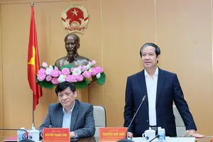 Bộ trưởng Bộ Y tế: 'Học sinh, sinh viên trở lại trường là nhu cầu chính đáng'