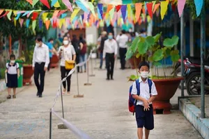 Hơn 6,7 triệu học sinh phải học trực tuyến, Bộ GD&ĐT và Bộ Y tế bàn hướng ra