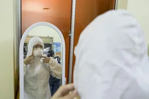 Tối 7-12: Thêm 13.835 ca COVID-19, số bệnh nhân tử vong tăng 