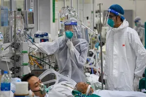 Ca bệnh mắc biến chủng Omicron đầu tiên ở Việt Nam xuất viện