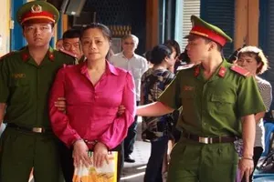 Hôm nay, hoa hậu quý bà lừa đảo hầu tòa