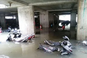 Xe ngập trong nước bị hư có được bồi thường?
