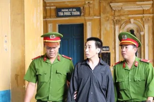 Hình xăm rồng ở thắt lưng 'tố cáo' tội yêu râu xanh