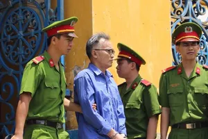 Đề nghị 3 án chung thân vụ hải quan tiếp tay hoàn thuế