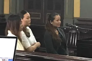 Tú bà môi giới mại dâm cho khách Tây nộp lại 400 triệu