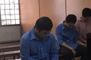 Xách mã tấu đi tìm con nợ, gặp ngay... công an